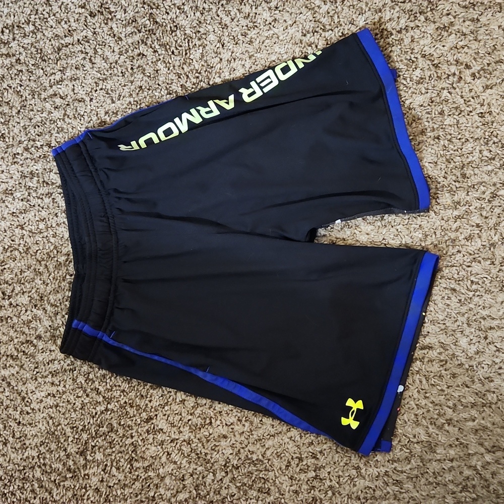 Under armour loose fit shorts